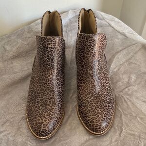 NWOB Boutique Corky’s Leopard Ankle Boots - size 10 womens